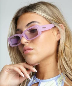New Girl Order 90S RECTANGLE SUNGLASSES IN COLOURDRENCH LILAC